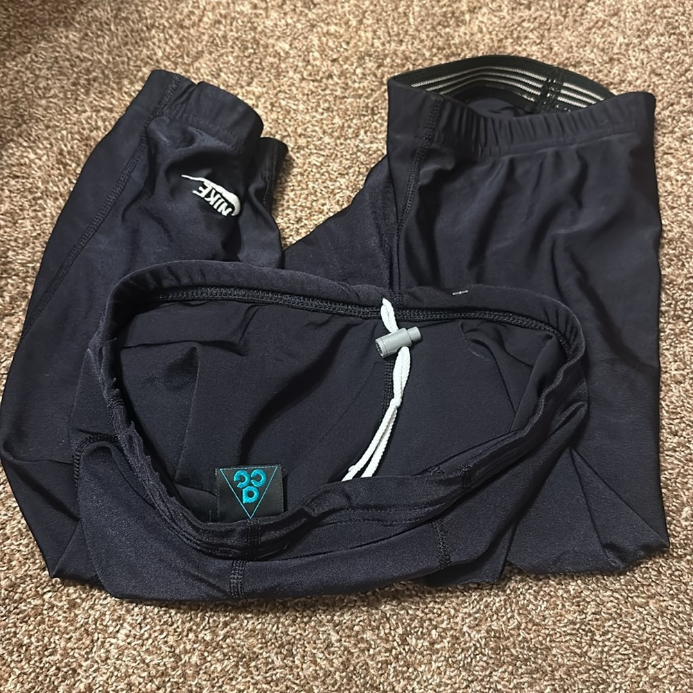NIKE ACG Cycling/Compression Shorts M/L - Picture 3 of 5